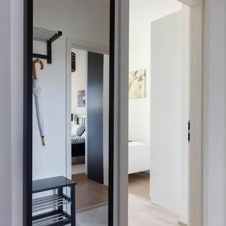 Downtown Residence - 2 Bedrooms Apartment *
